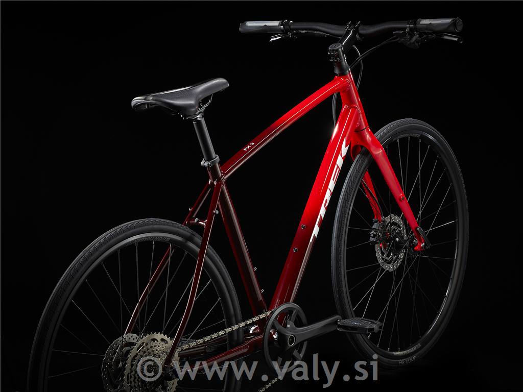 Trek fitnes kolo FX 3 DISC rdeča